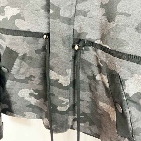 Cabi Black Grey Camo Camouflage Full Zip ATC Jacket 3911 Size Small - Picture 2 of 9